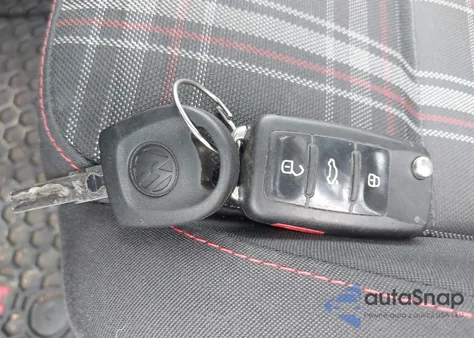 2013 Volkswagen Gti 4-Door из США, поврежденный, VIN WVWHD7AJ0DW041268